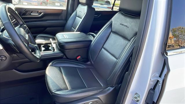 Used 2025 GMC Yukon XL Denali image 11