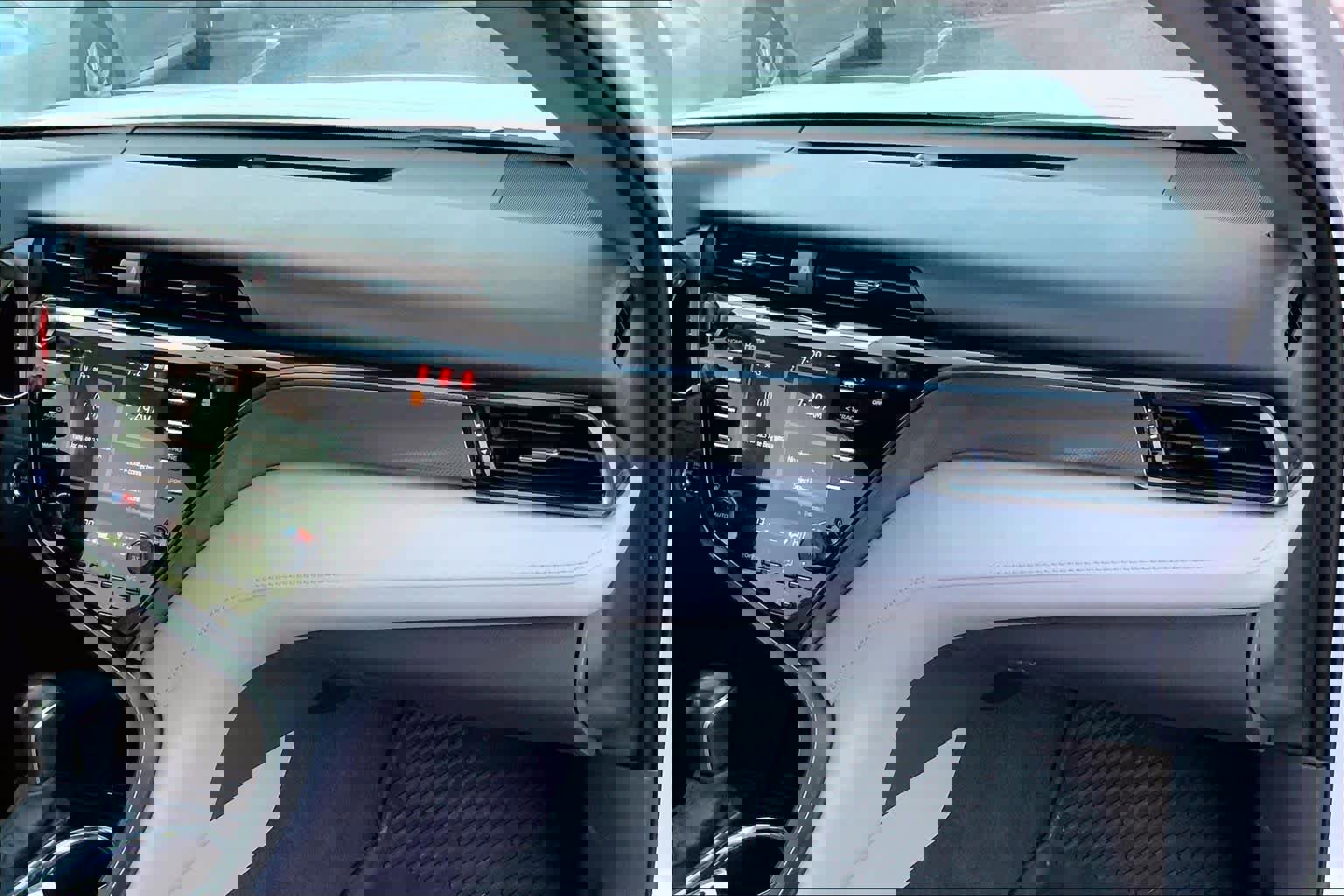 Used 2020 Toyota Camry XSE image 18