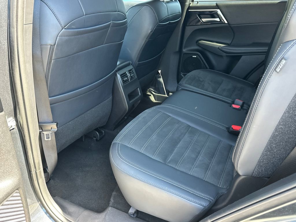 Used 2025 Mitsubishi Outlander SE AWD/4WD image 18