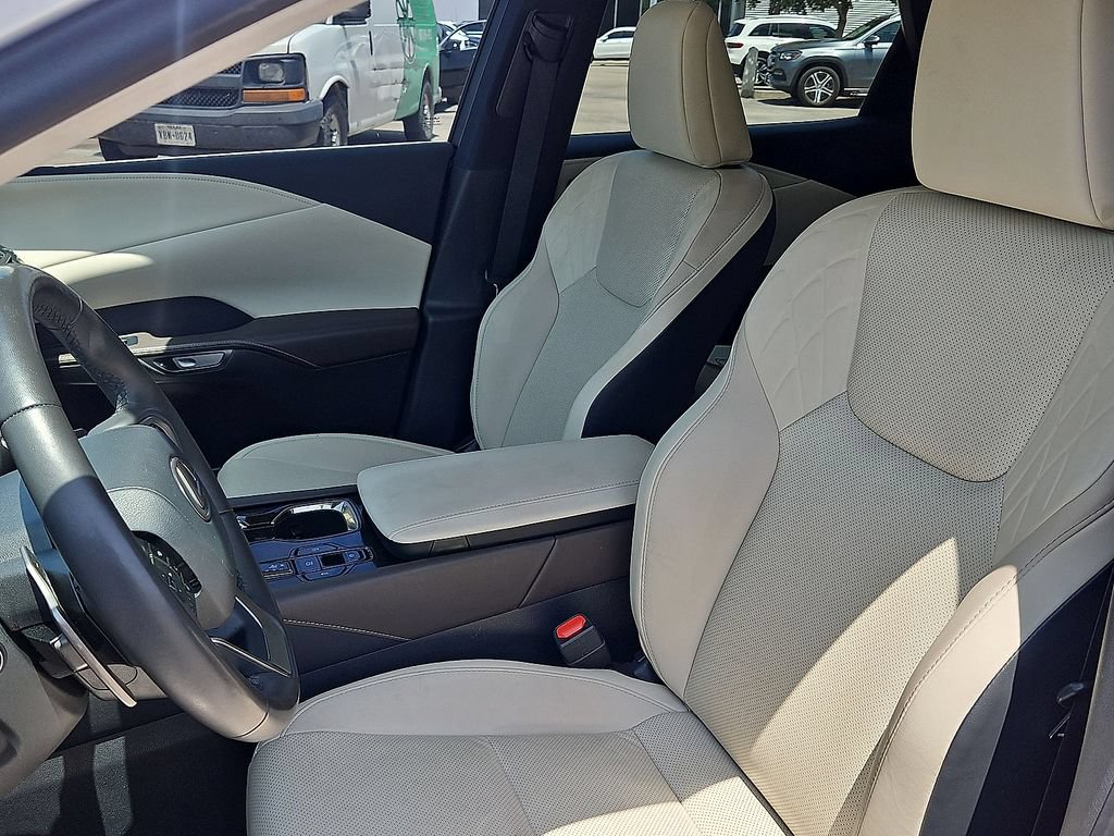 Used 2024 Lexus RX 350 FWD w/ Accessory Package (K3) image 16