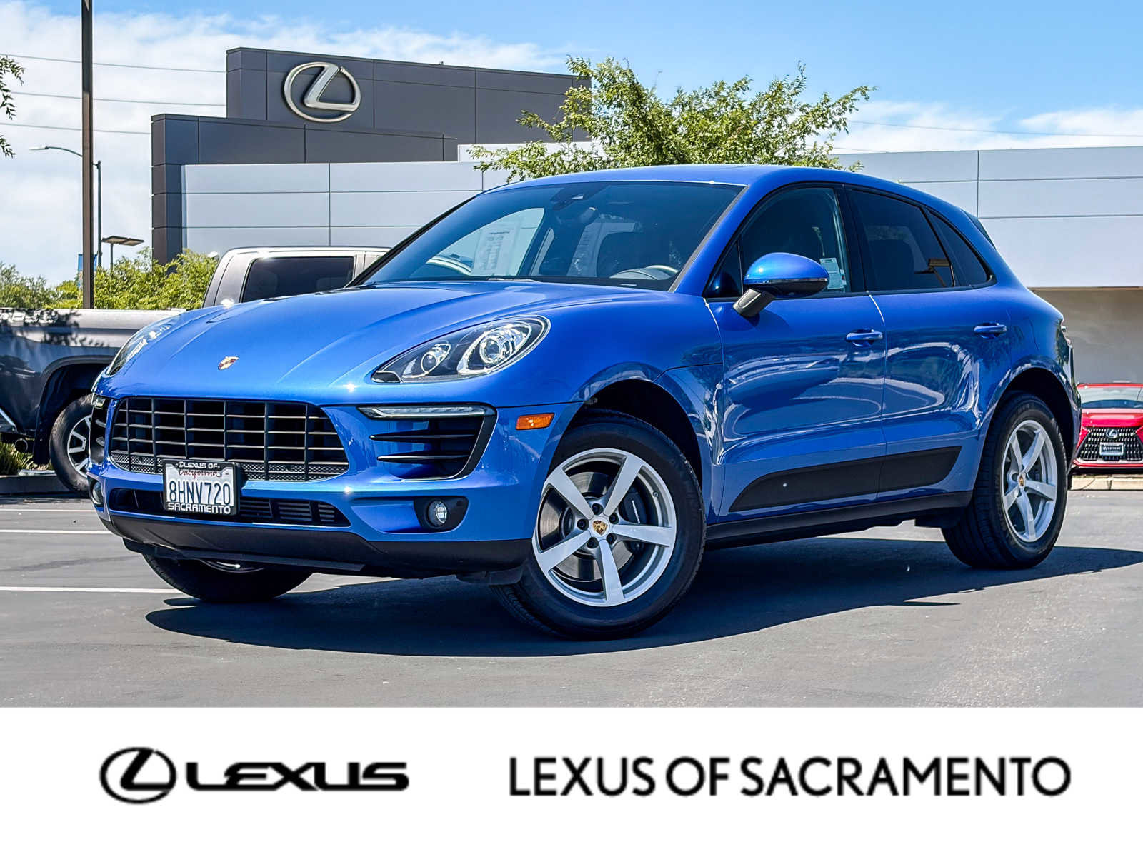 Used 2018 Porsche Macan AWD/4WD image 1