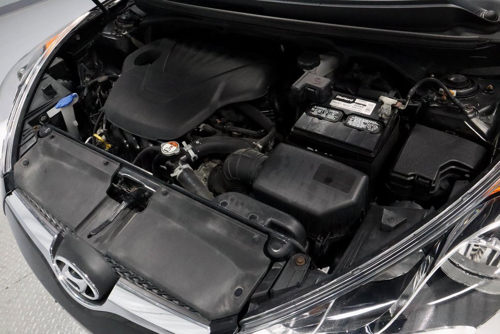 Used 2017 Hyundai Veloster Value Edition image 18