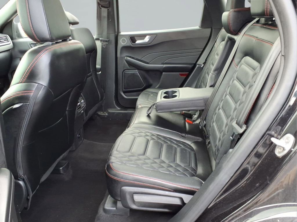 Used 2024 Ford Escape ST-Line Elite w/ Premium Technology Package AWD/4WD image 29