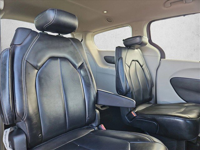 Used 2021 Chrysler Voyager Lxi FWD image 14
