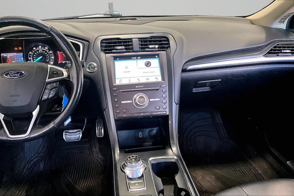 Used 2017 Ford Fusion Titanium FWD image 9