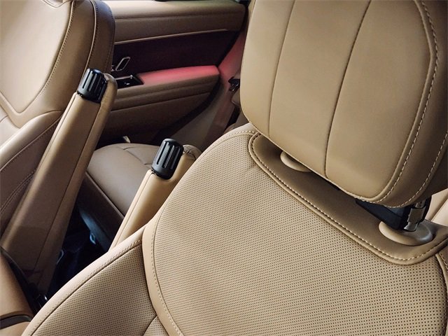 New 2026 Land Rover Range Rover SE image 14