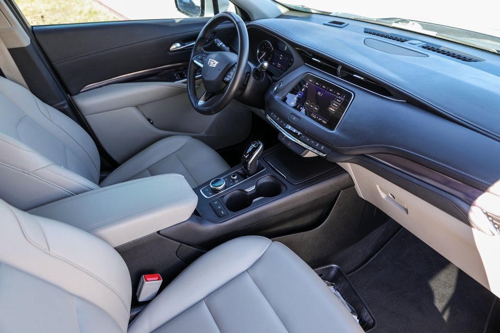 Used 2022 Cadillac XT4 Luxury image 29