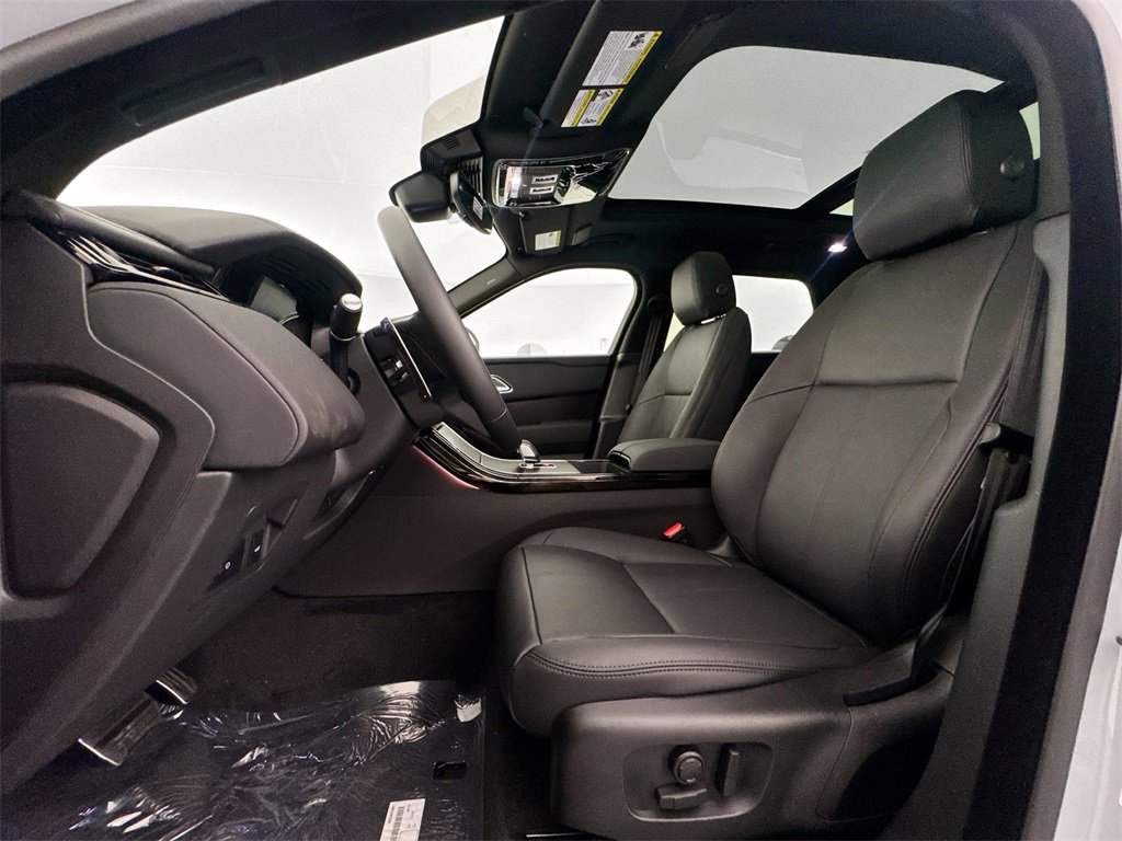 New 2026 Land Rover Range Rover Velar Dynamic SE image 19