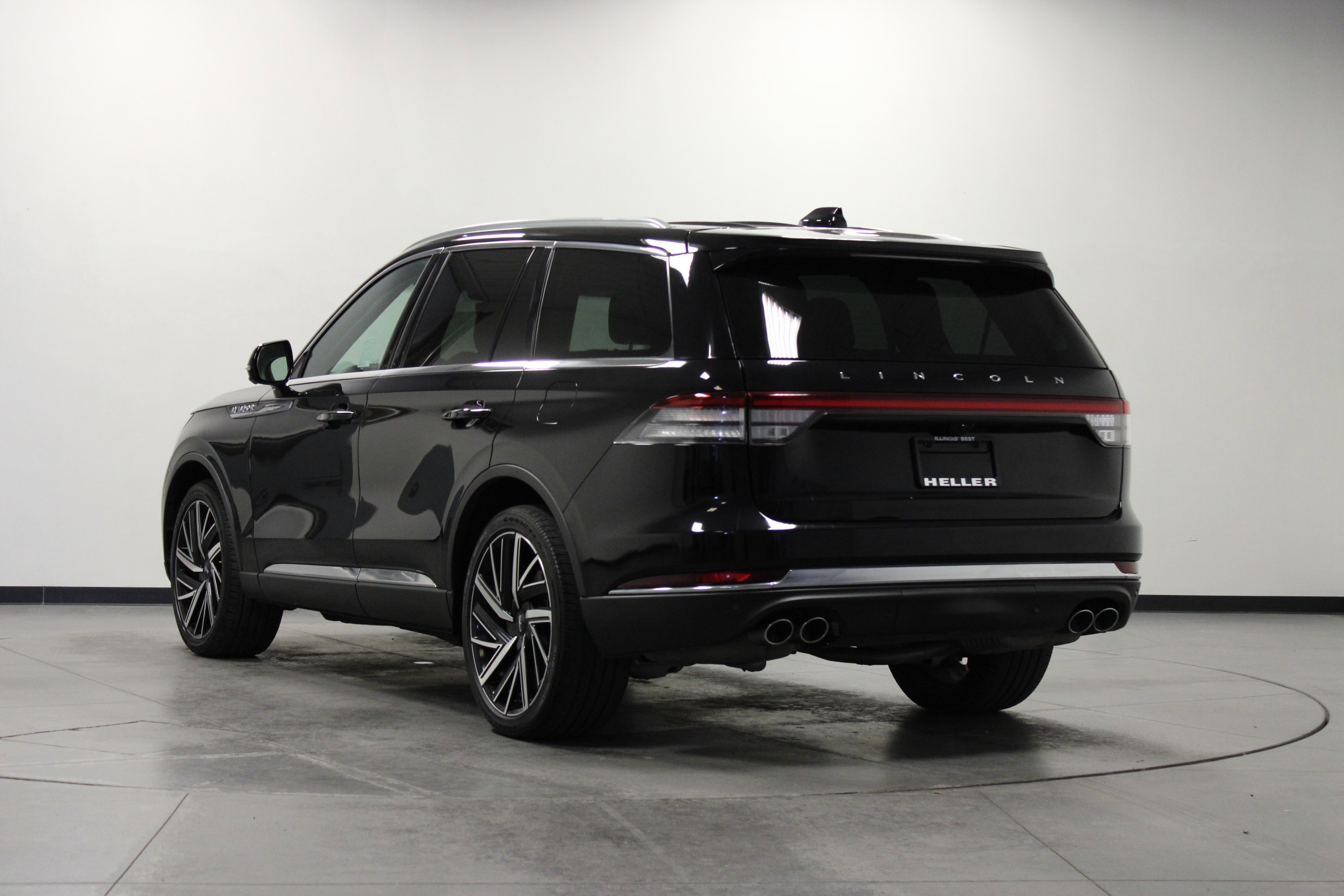 Used 2025 Lincoln Aviator Reserve w/ Equipment Group 201A AWD/4WD image 6