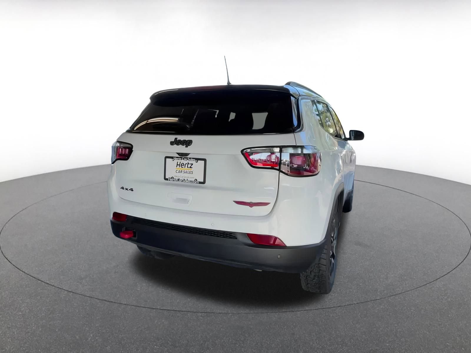 Used 2025 Jeep Compass Trailhawk image 15