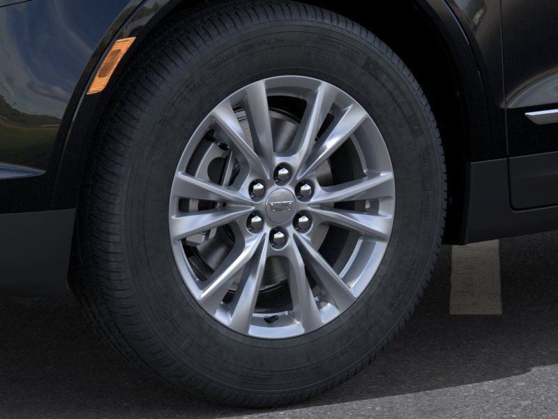 New 2026 Cadillac XT5 Luxury w/ LPO, Floor Liner Package AWD/4WD image 9