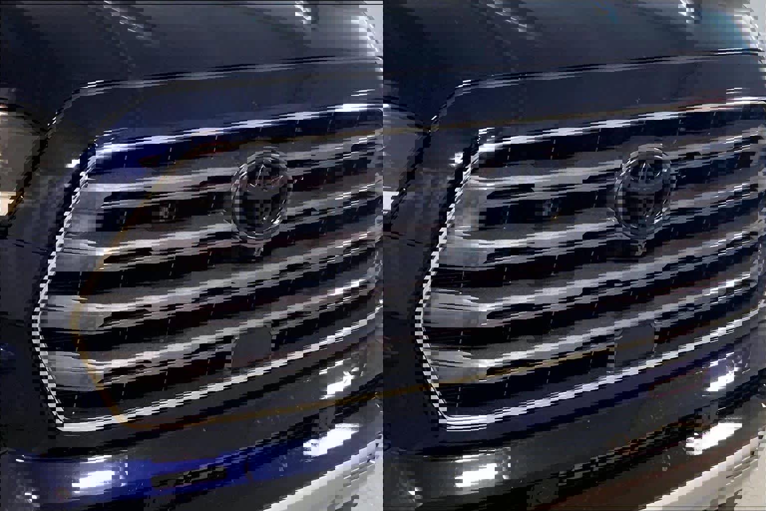 Used 2024 Toyota Sequoia Limited image 32