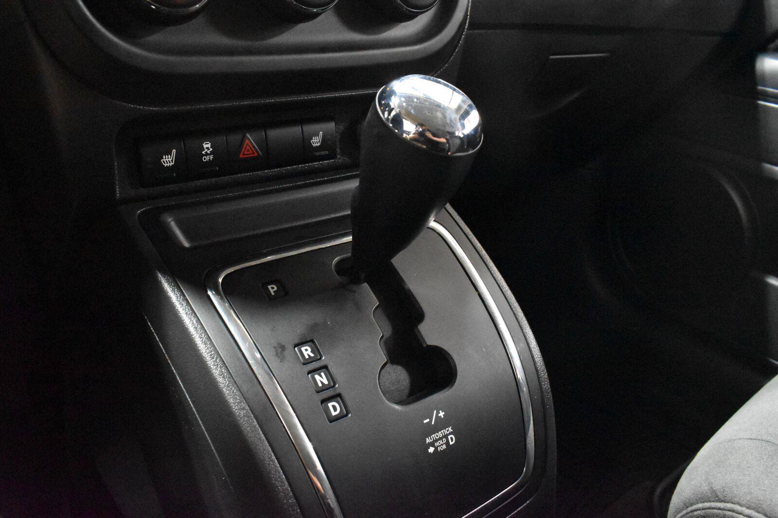 Used 2016 Jeep Patriot Latitude AWD/4WD image 16