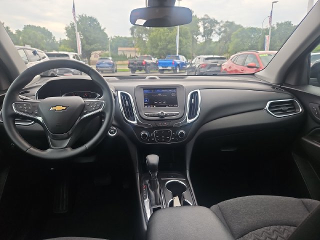 Used 2024 Chevrolet Equinox LT FWD image 12