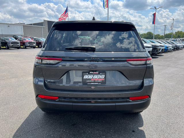 Certified 2025 Jeep Grand Cherokee Altitude AWD/4WD image 6