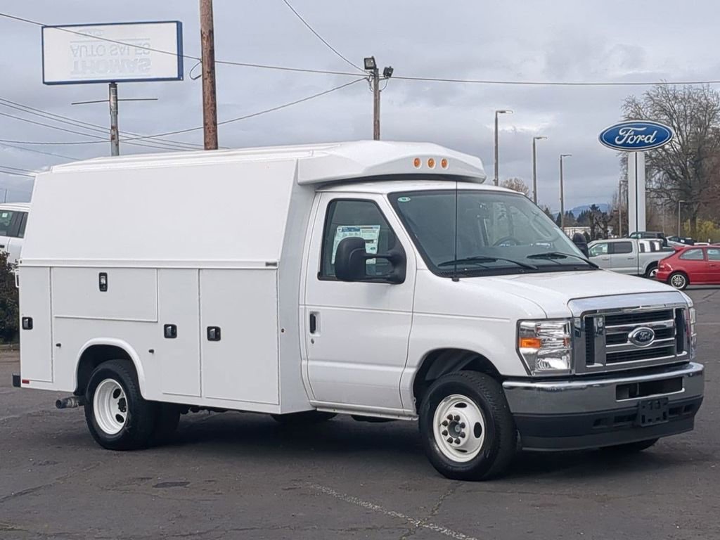New 2024 Ford E-350 and Econoline 350 Super Duty w/ Power Windows & Locks Group RWD image 7
