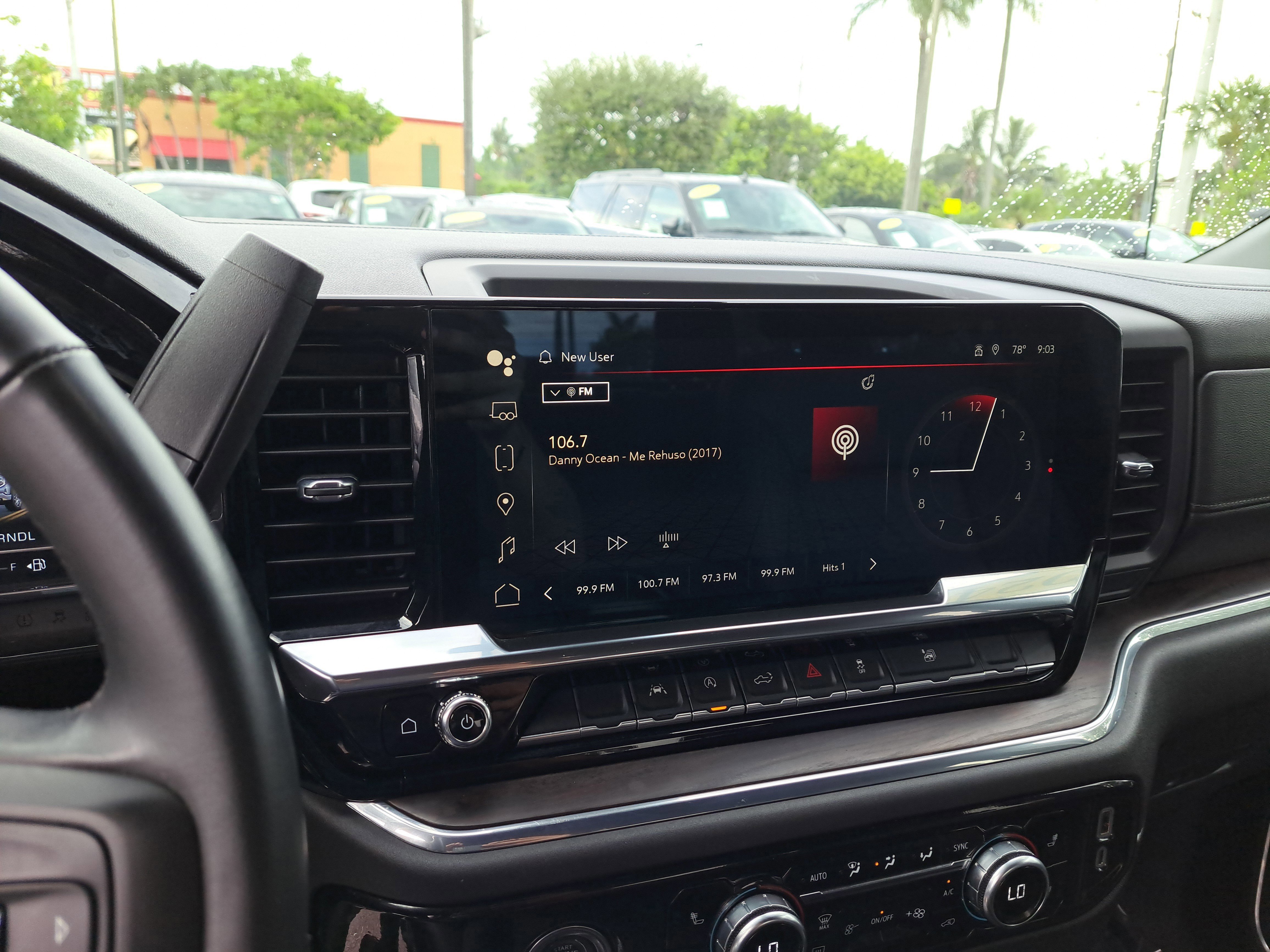 Used 2024 GMC Sierra 1500 SLT image 13