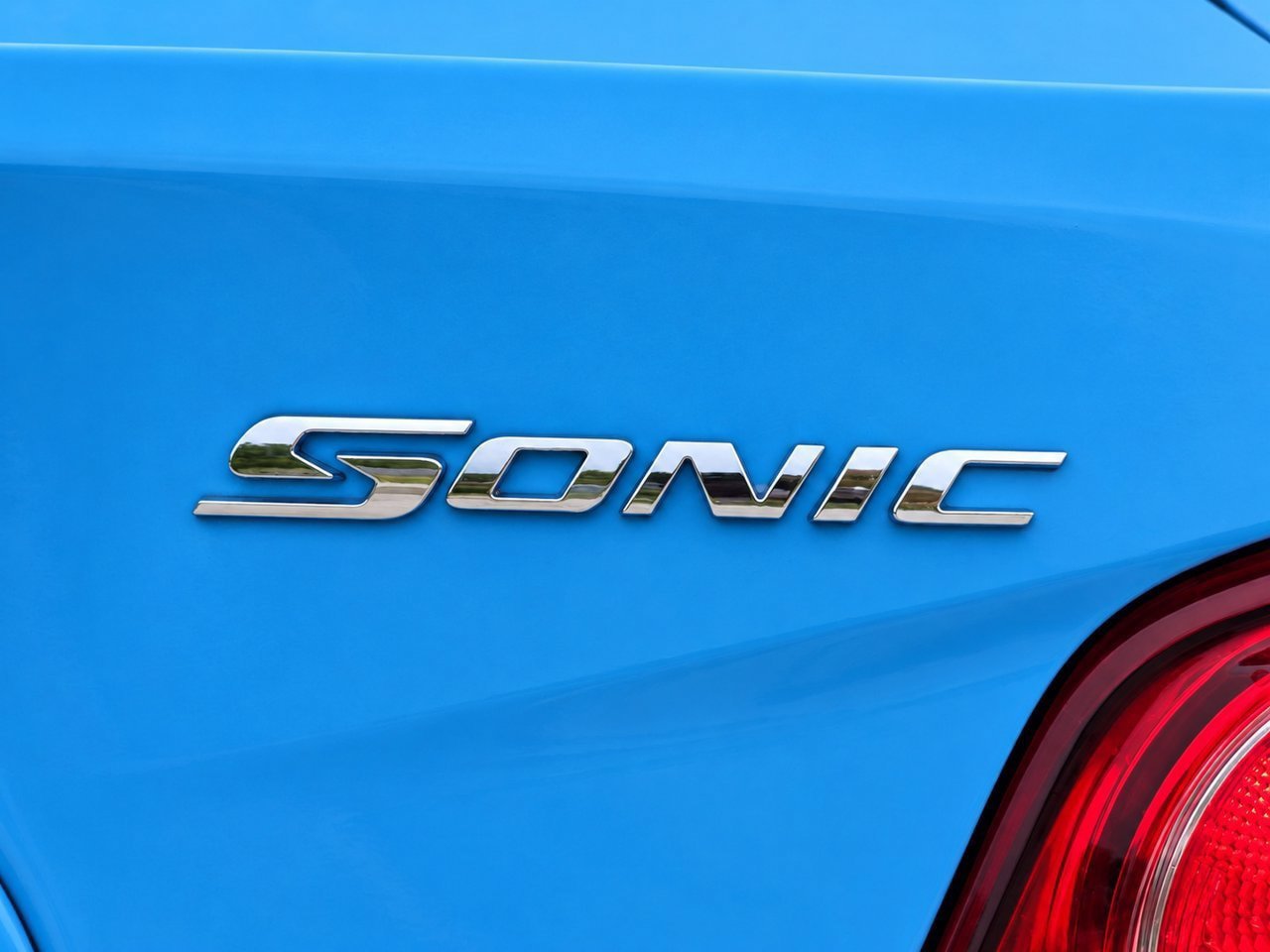 Certified 2014 Chevrolet Sonic LS FWD image 7