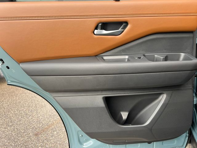 New 2026 Nissan Pathfinder Platinum image 41