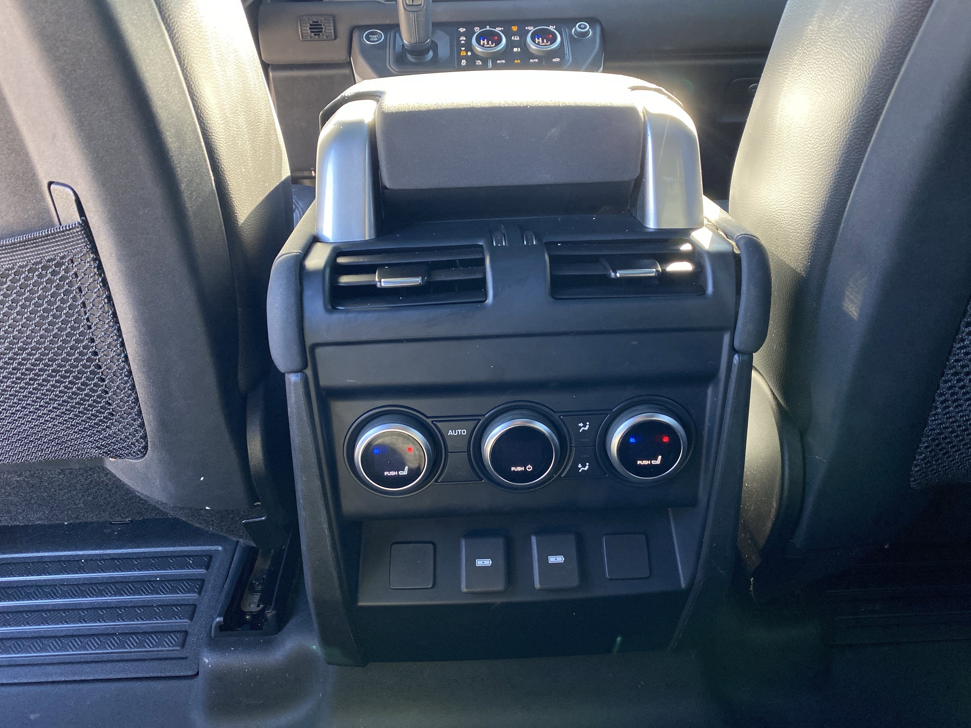 Used 2023 Land Rover Defender 130 X-Dynamic SE image 45