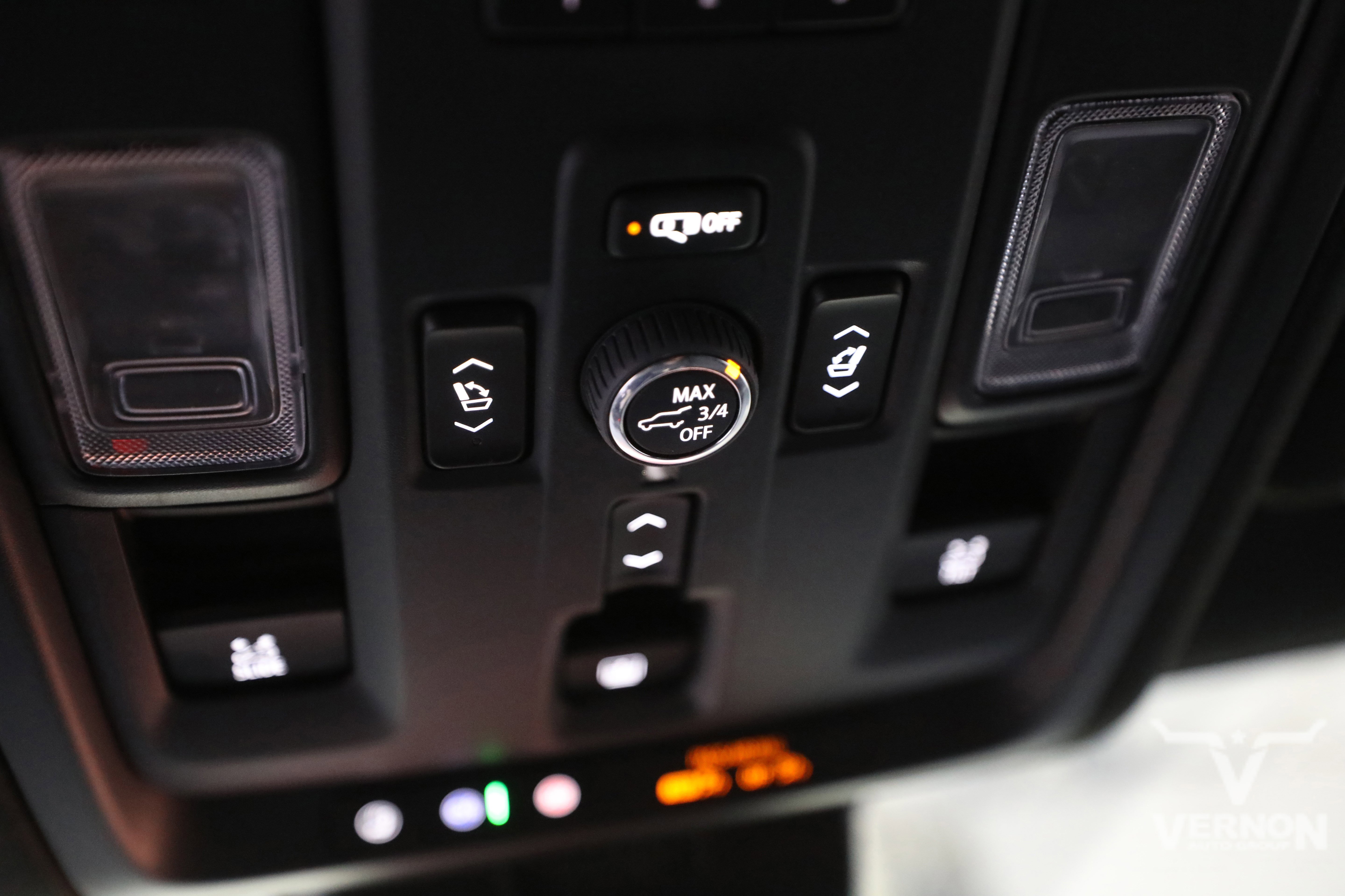 Used 2024 GMC Yukon Denali w/ Advanced Technology Package image 28