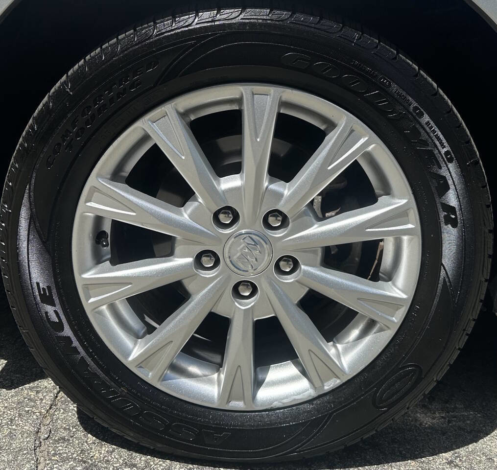 Used 2011 Buick Lucerne CXL FWD image 10