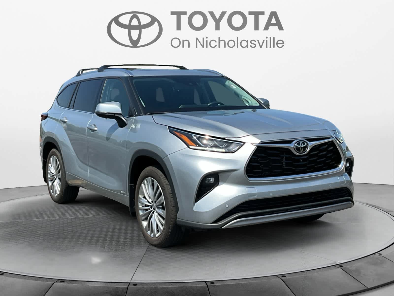 Used 2025 Toyota Highlander Platinum AWD/4WD image 7