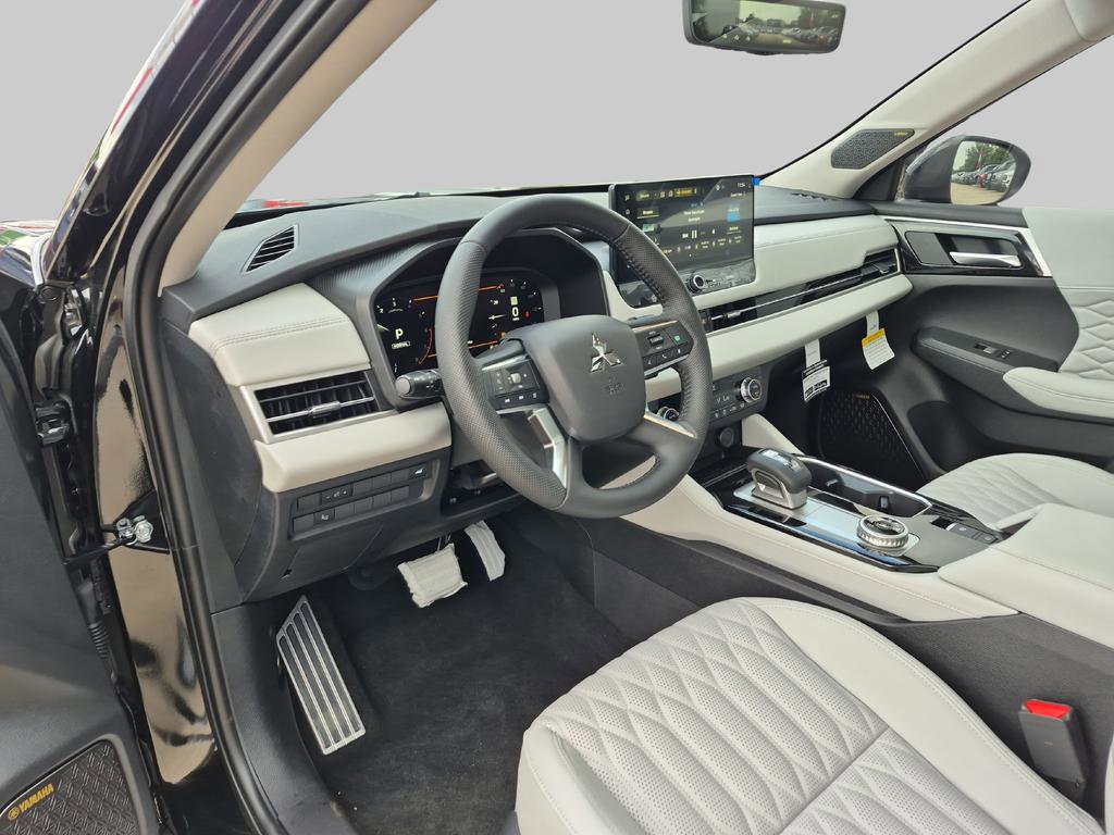 New 2025 Mitsubishi Outlander SEL image 9