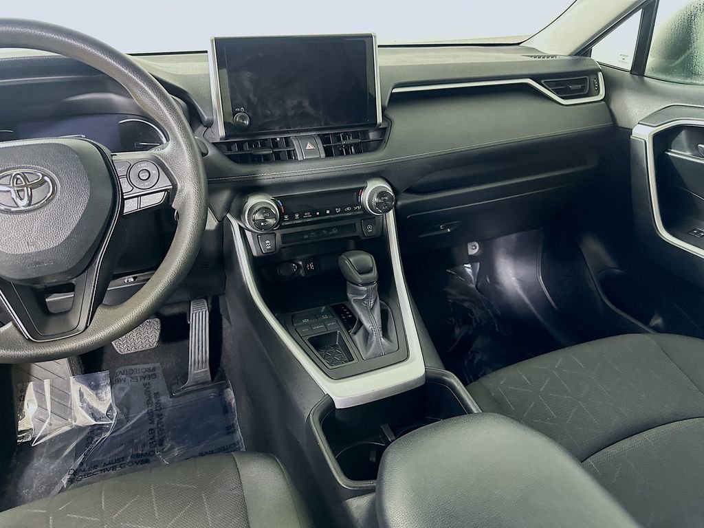 Used 2024 Toyota RAV4 XLE image 19