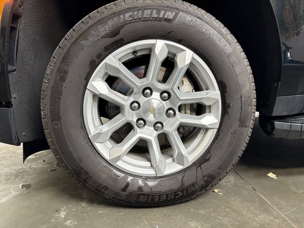 Used 2025 Chevrolet Tahoe LT AWD/4WD image 31