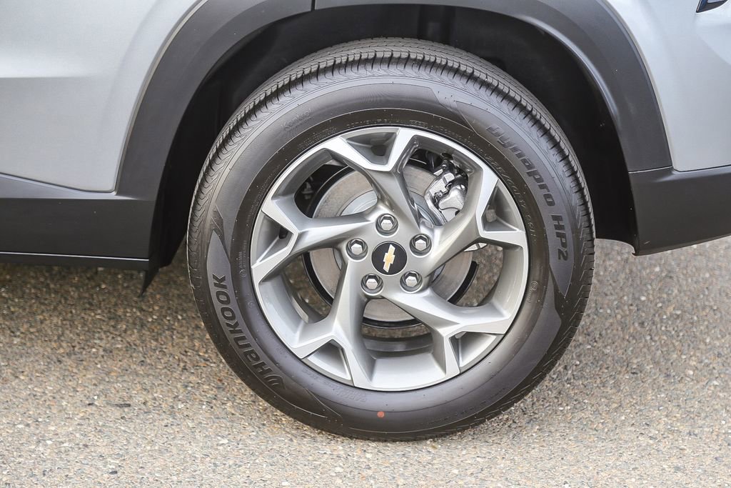 Certified 2026 Chevrolet Trax LT w/ Driver Confidence Package image 11