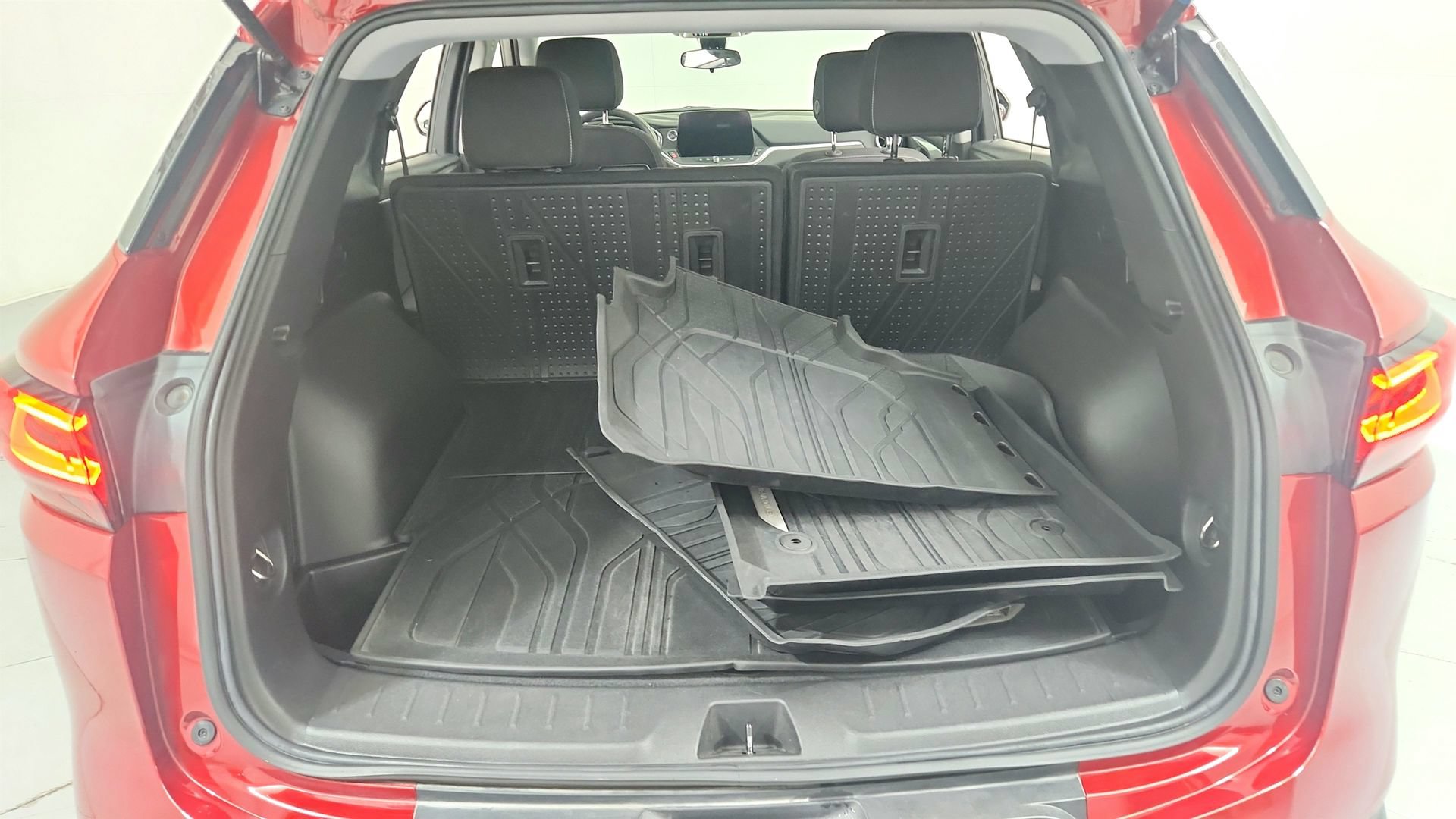 Used 2024 Chevrolet Blazer LT w/ LPO, Floor Liner Package FWD image 23