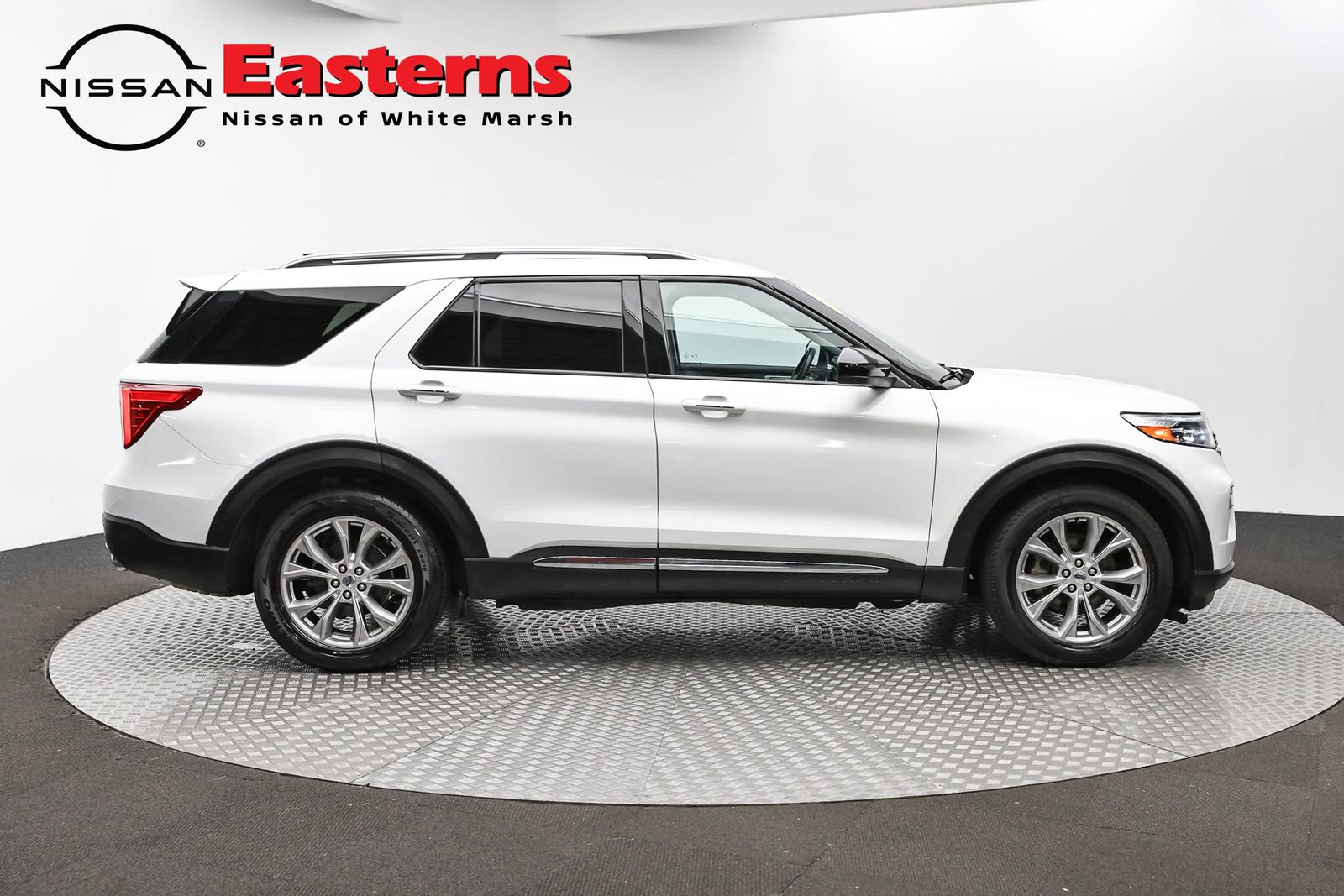 Used 2024 Ford Explorer Limited image 4