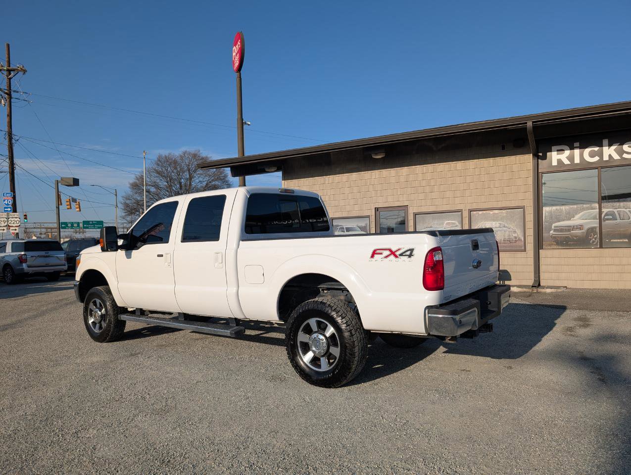 Used 2016 Ford F250 Lariat w/ Lariat Interior Package image 7