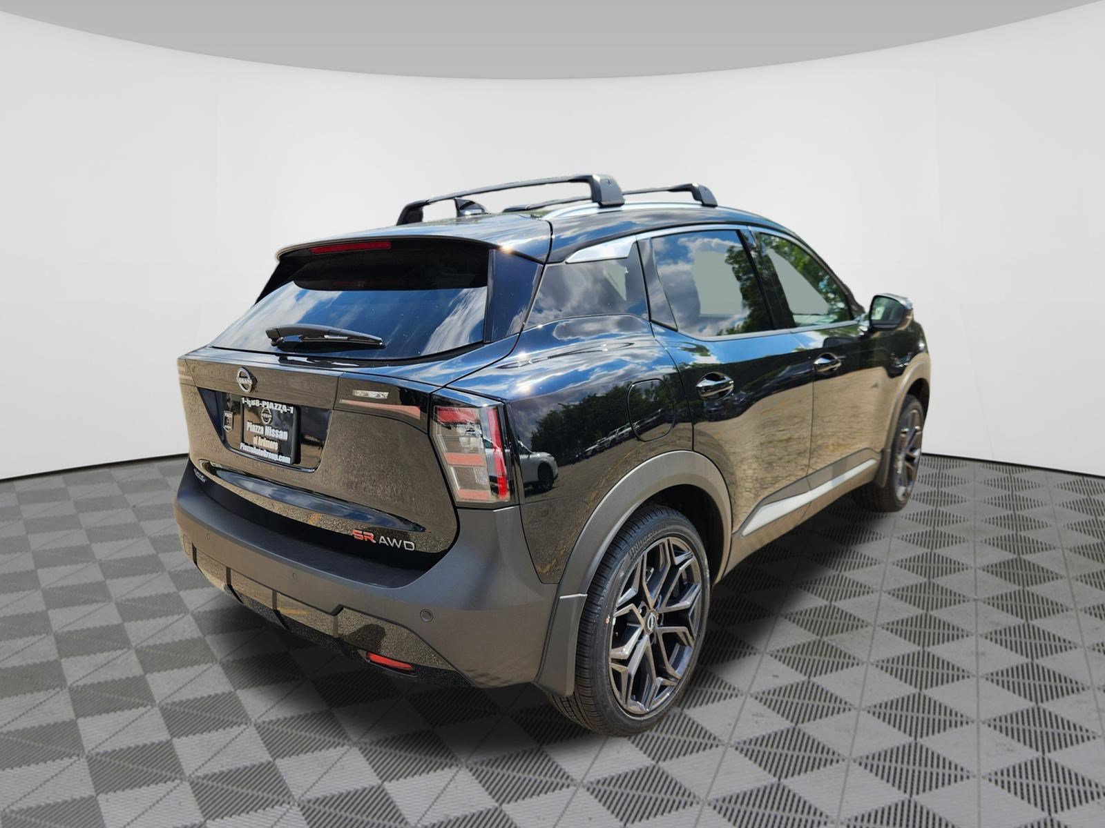 New 2025 Nissan Kicks SR w/ SR Premium Package AWD/4WD image 4