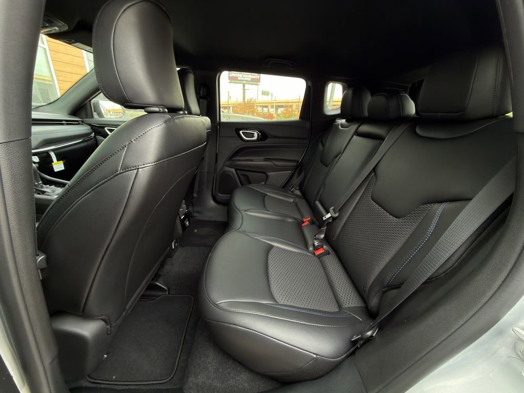 New 2026 Jeep Compass Latitude image 20
