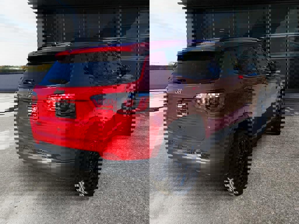 New 2026 Jeep Compass Latitude image 7