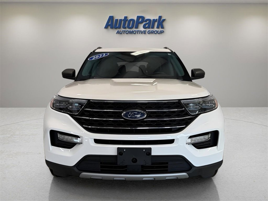 Used 2022 Ford Explorer XLT image 2