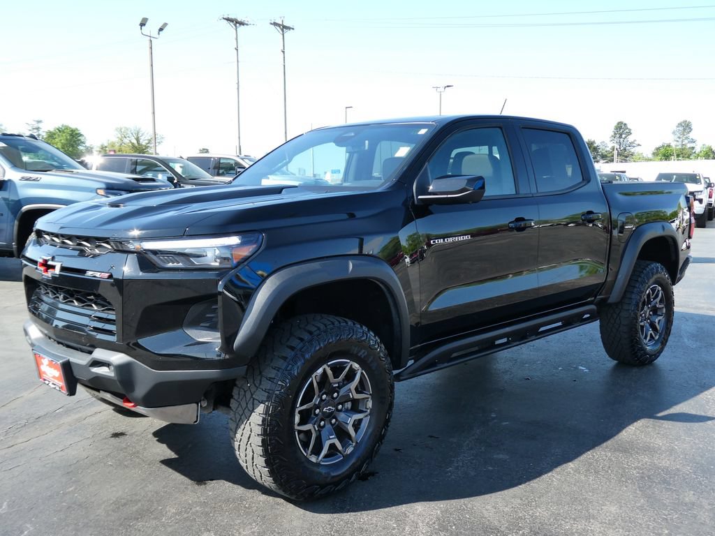 Certified 2025 Chevrolet Colorado ZR2 w/ Technology Package AWD/4WD image 11