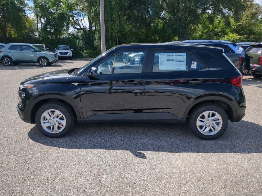 New 2026 Hyundai Venue SE FWD image 3