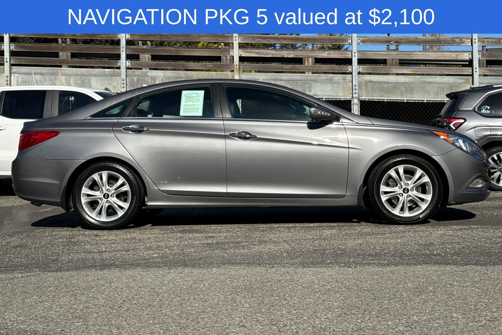 Used 2011 Hyundai Sonata Limited w/ Navigation Pkg 5 FWD image 3