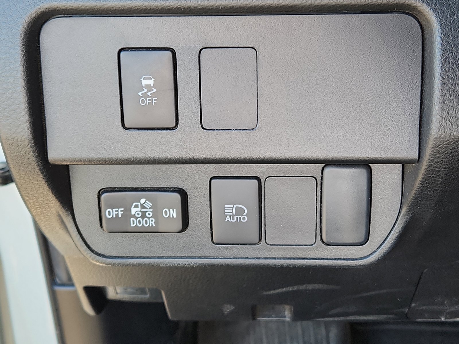 Used 2023 Toyota Tacoma SR5 RWD image 18