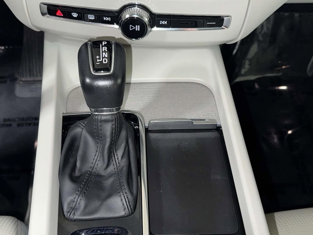 Used 2021 Volvo XC60 T6 Inscription AWD/4WD image 24