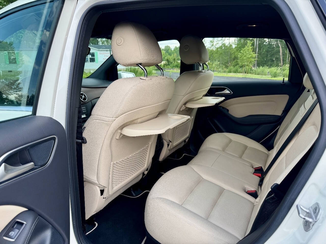 Used 2015 Mercedes-Benz B 250e image 25