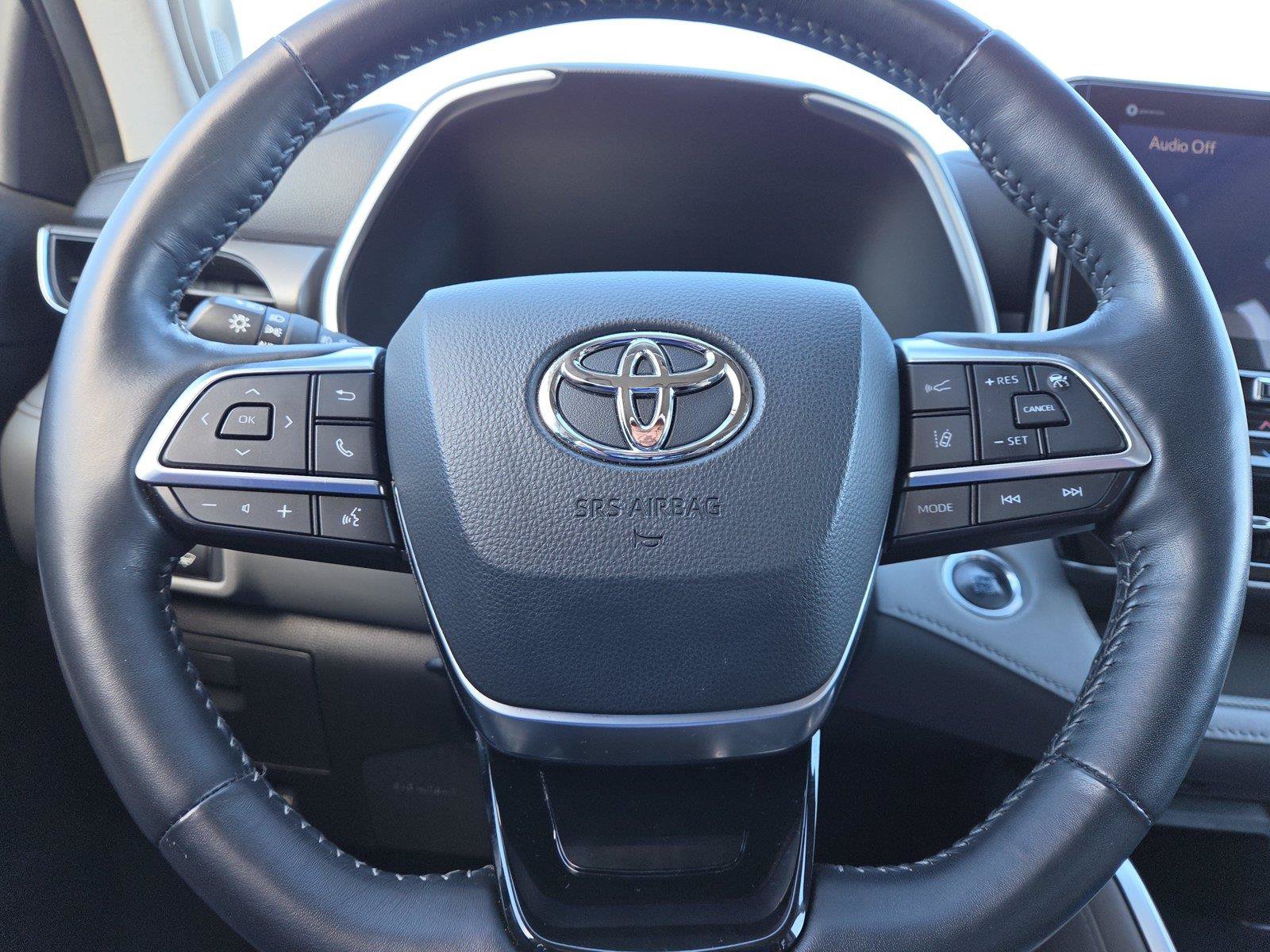 Used 2020 Toyota Highlander Limited AWD/4WD image 16