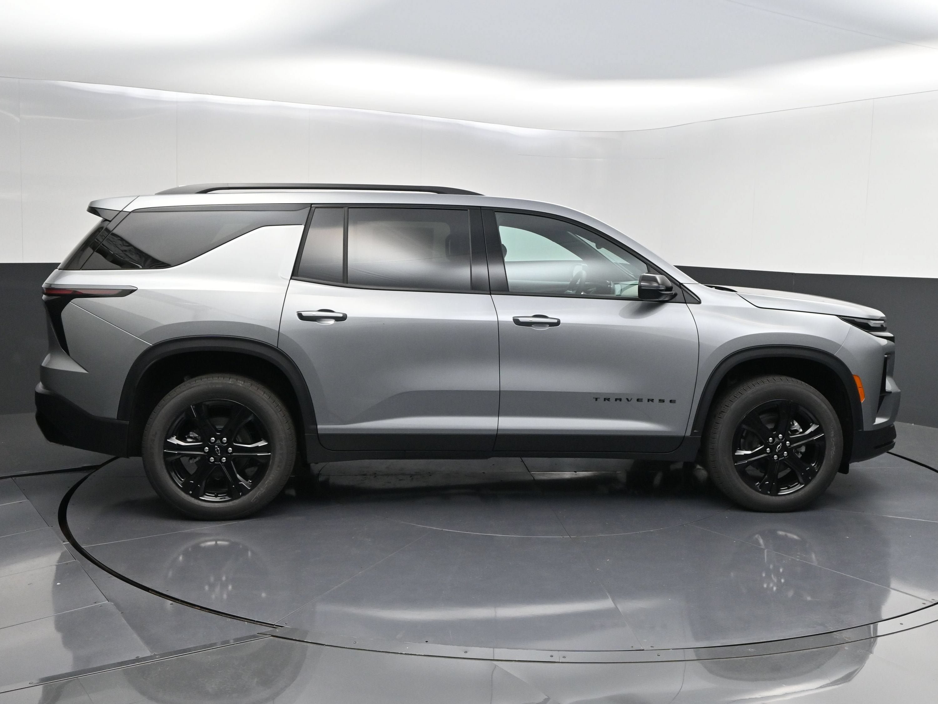 New 2027 Chevrolet Traverse LT w/ Midnight/Sport Edition AWD/4WD image 9