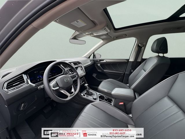 Used 2023 Volkswagen Tiguan SE image 19