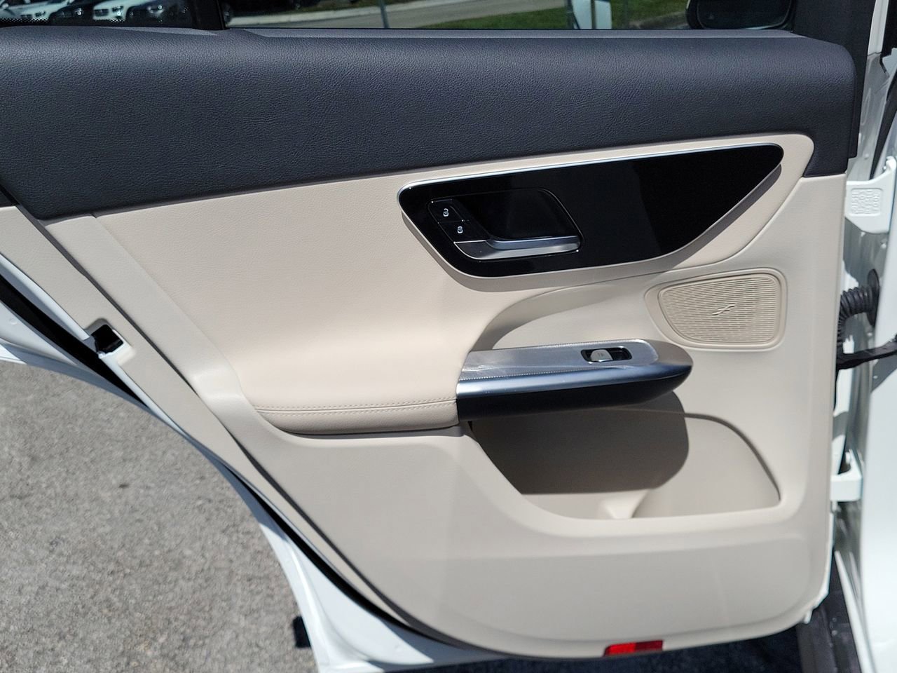 Used 2026 Mercedes-Benz GLC 300 image 11