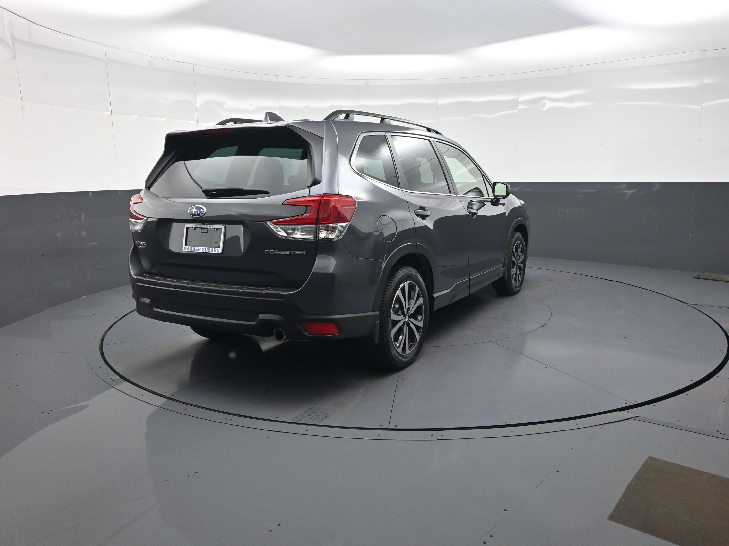 Used 2023 Subaru Forester Limited AWD/4WD image 3