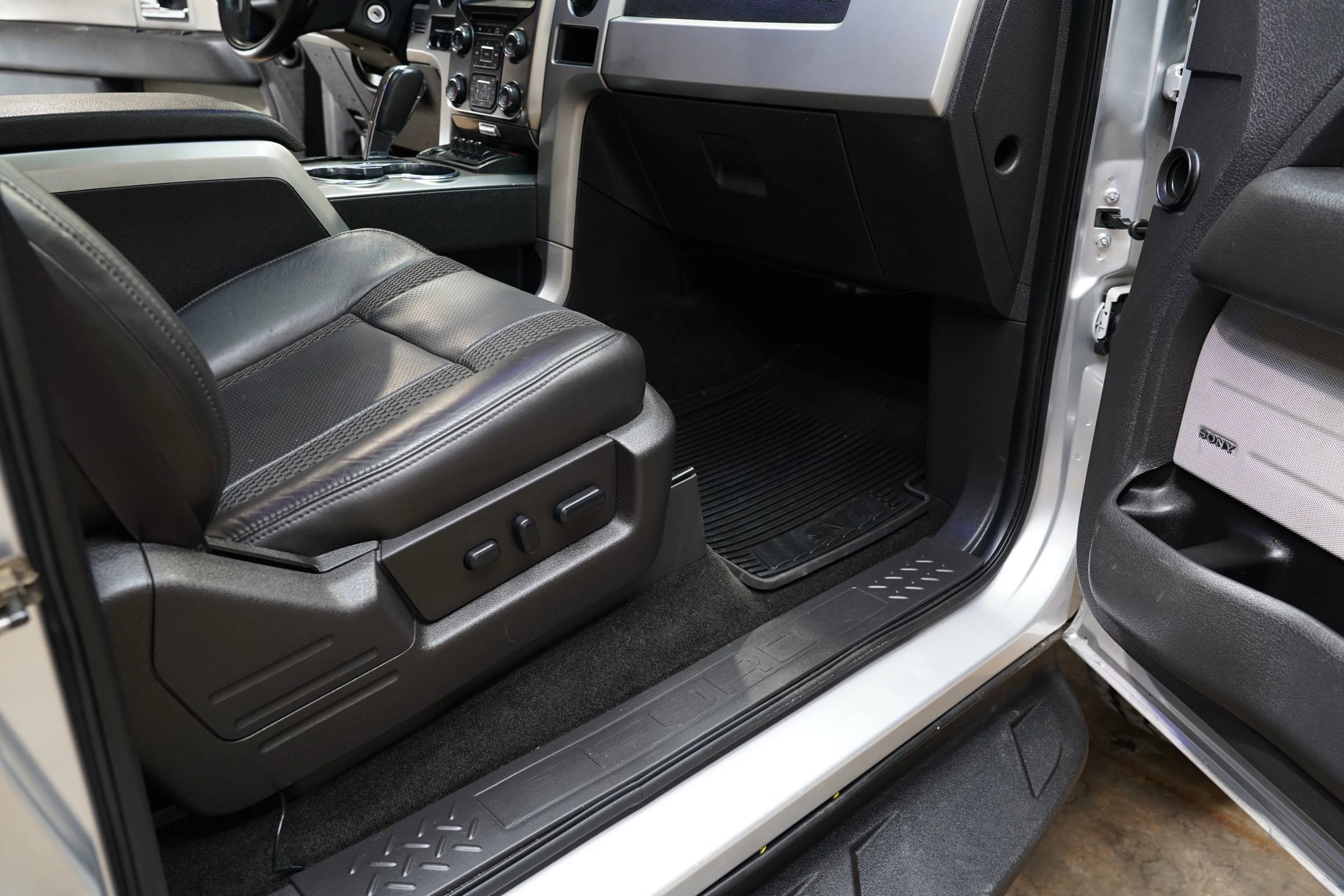 Used 2014 Ford F150 Raptor w/ Equipment Group 801A Luxury image 54